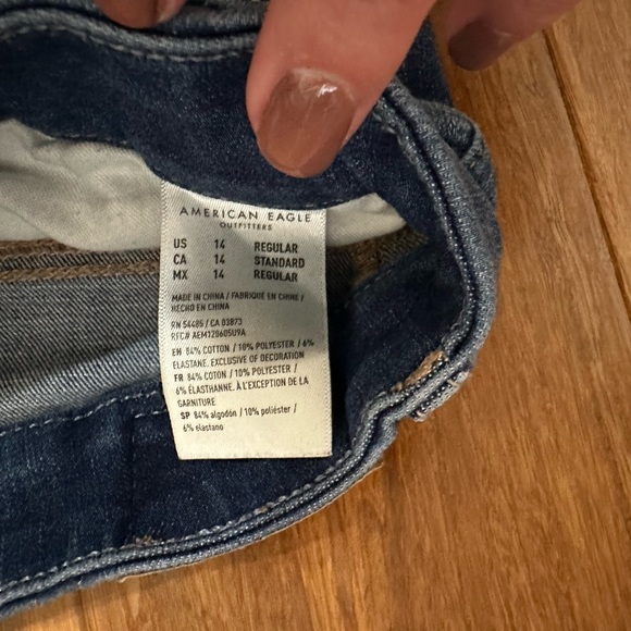 SOLD *.  American Eagle size 14 jeans - Picture 3 of 4